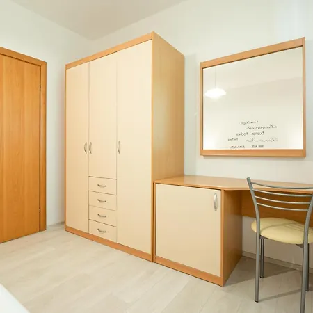 アパート Gracia バスカ