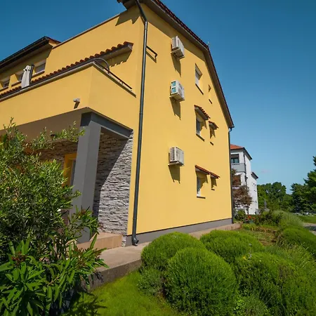 アパート Gracia *