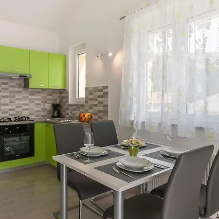 アパート Gracia バスカ